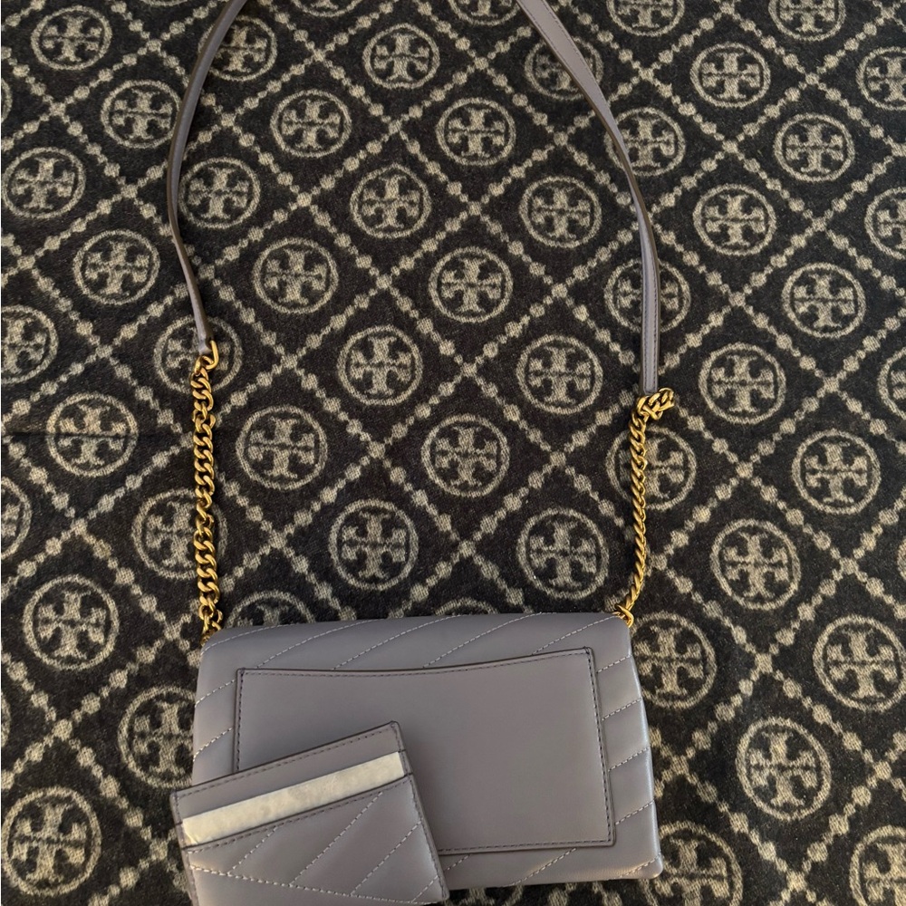 Tory Burch Quilted Crossbody and Card Holder in Light Purple with Gold Accents - Picture 2 of 5